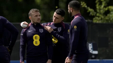 66783bbebd839 phil foden kieran trippier dan kyle walker dalam latihan timnas inggris 665 374